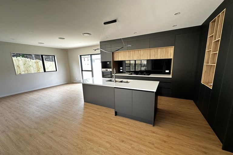 Photo of property in 10 Snuggery Loop, Orewa, 0931