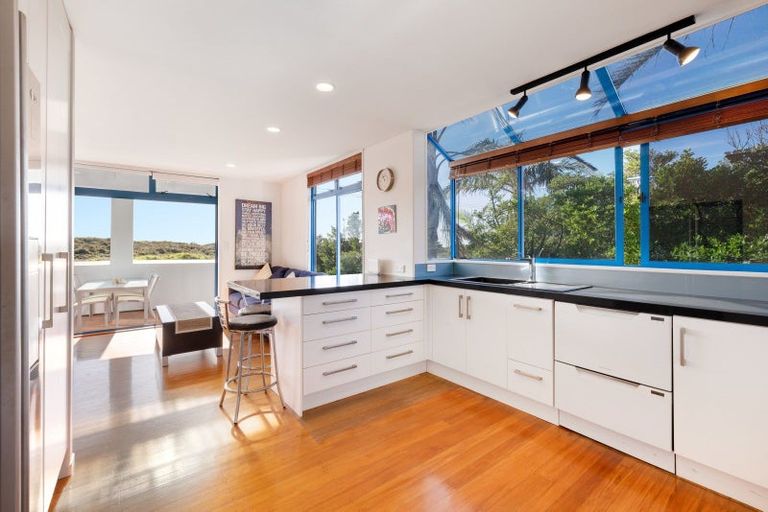 Photo of property in 336 Papamoa Beach Road, Papamoa Beach, Papamoa, 3118