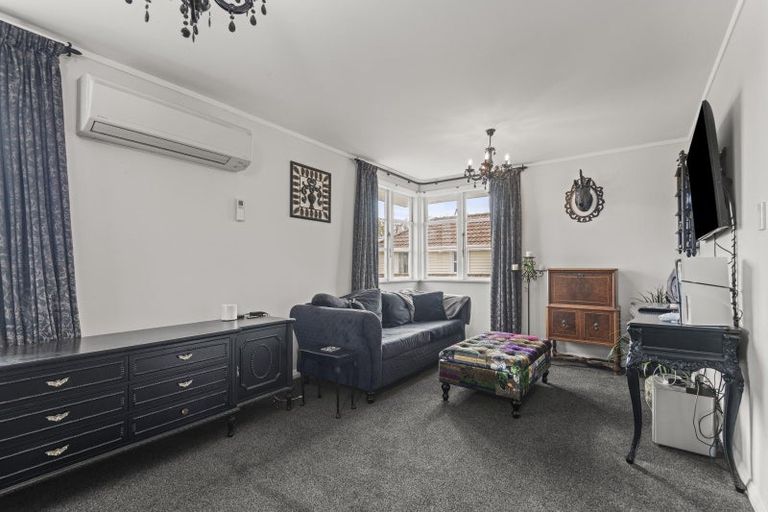 Photo of property in 44 Holland Crescent, Bulls, 4818