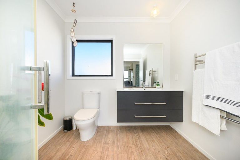 Photo of property in 17 Marine Parade South, Foxton Beach, Foxton, 4815