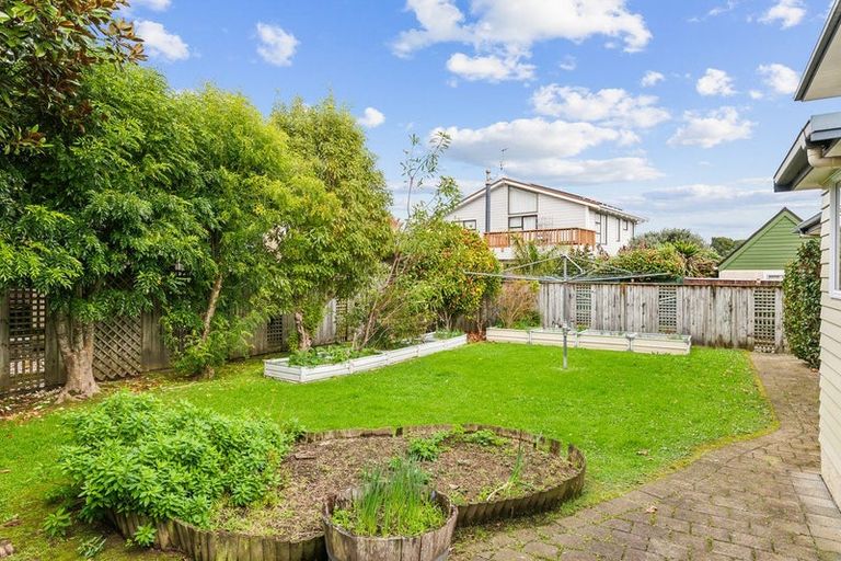 Photo of property in 3a Iti Grove, Waikanae, 5036