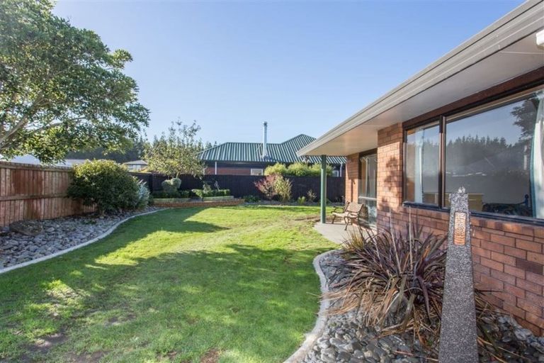 Photo of property in 50 Anglesea Avenue, Parklands, Christchurch, 8083
