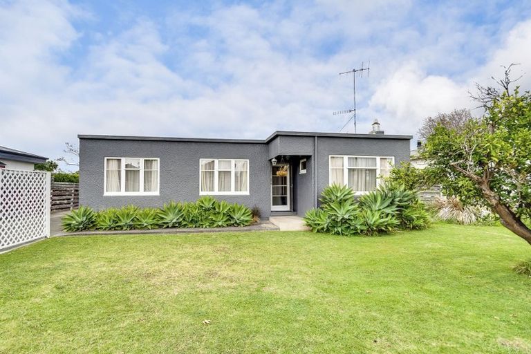 Photo of property in 11 Tripoli Street, Onekawa, Napier, 4110