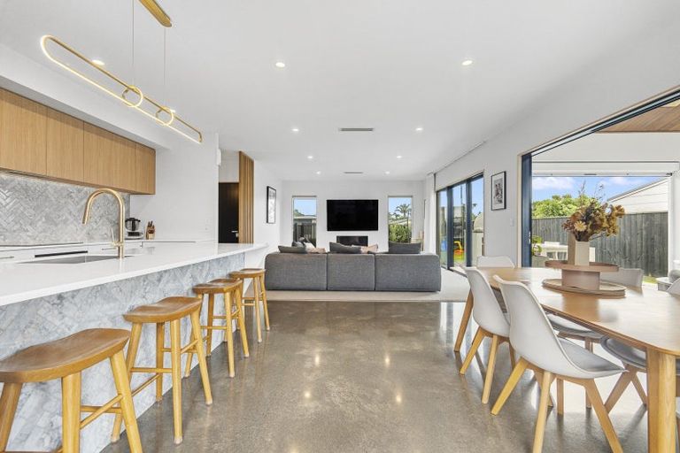 Photo of property in 9a Desmond Place, Bell Block, New Plymouth, 4312