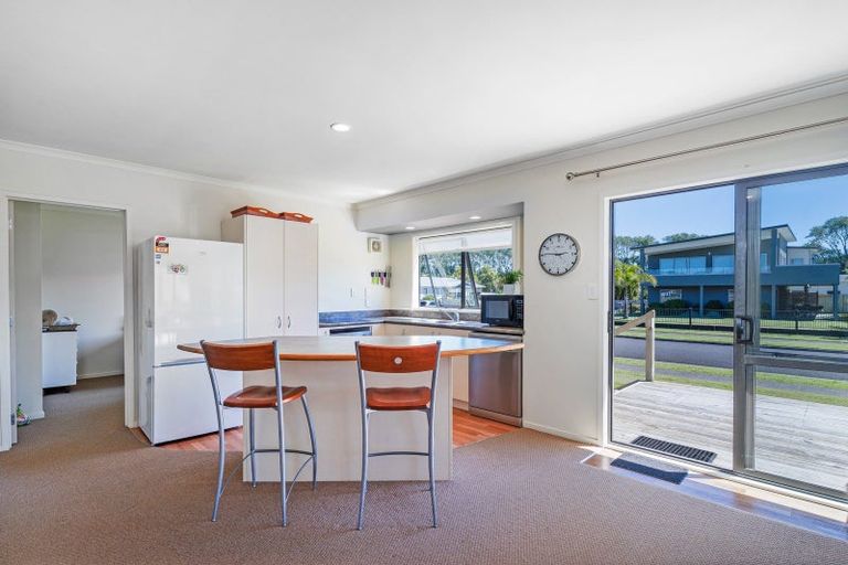 Photo of property in 15 Marlin Street, Whitianga, 3510