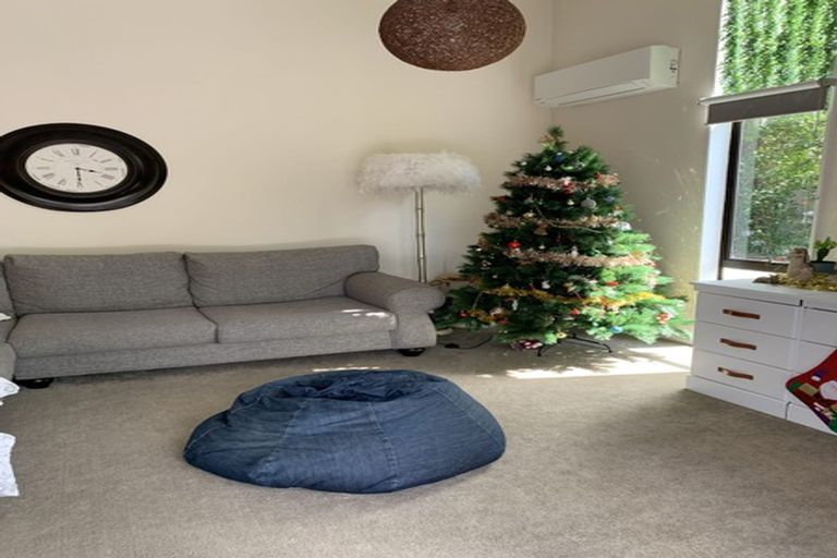 Photo of property in 43 Gosford Drive, Botany Downs, Auckland, 2010