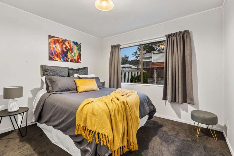 Photo of property in 2/31 Bowater Place, Manurewa, Auckland, 2102