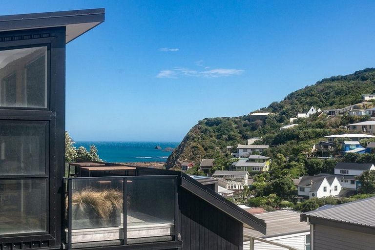 Photo of property in 1 Ara Haewai, Houghton Bay, Wellington, 6023