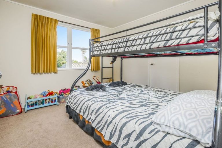 Photo of property in 16 Royal Arch Place, Rosehill, Papakura, 2113