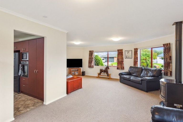 Photo of property in 15 San Priamo Place, Paraparaumu Beach, Paraparaumu, 5032