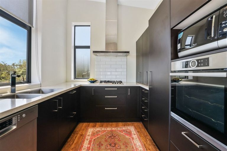 Photo of property in 31 Cannon Hill Crescent, Mount Pleasant, Christchurch, 8081