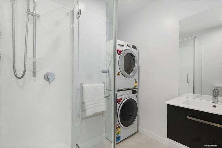 Photo of property in Frank Sargeson Apts, 201/74 Anzac Street, Takapuna, Auckland, 0622