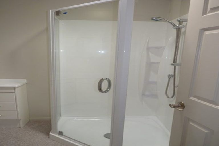 Photo of property in 50 Wade River Road, Stanmore Bay, Whangaparaoa, 0932