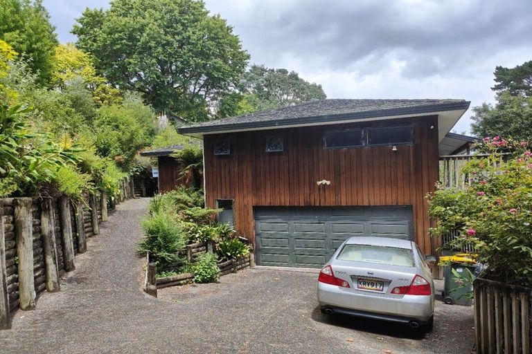 Photo of property in 1008c East Coast Road, Fairview Heights, Auckland, 0630