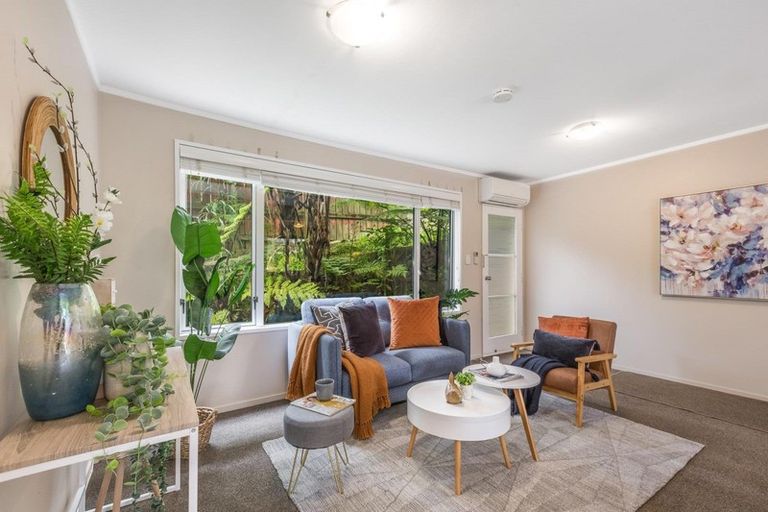 Photo of property in 1/56 Collins Avenue, Tawa, Wellington, 5028