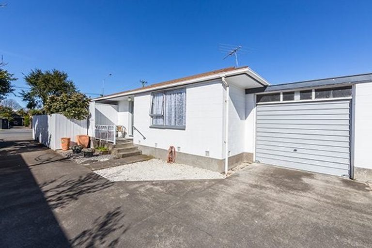 Photo of property in 1/219 Greers Road, Bryndwr, Christchurch, 8053