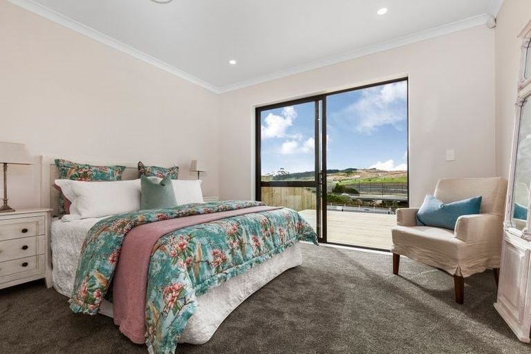 Photo of property in 31 Maka Terrace, Orewa, 0931