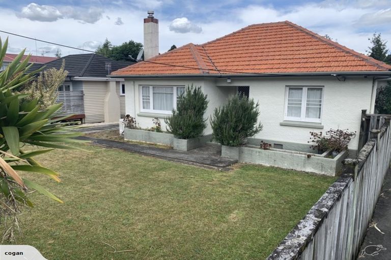 Photo of property in 9 Second Avenue, Avenues, Whangarei, 0110