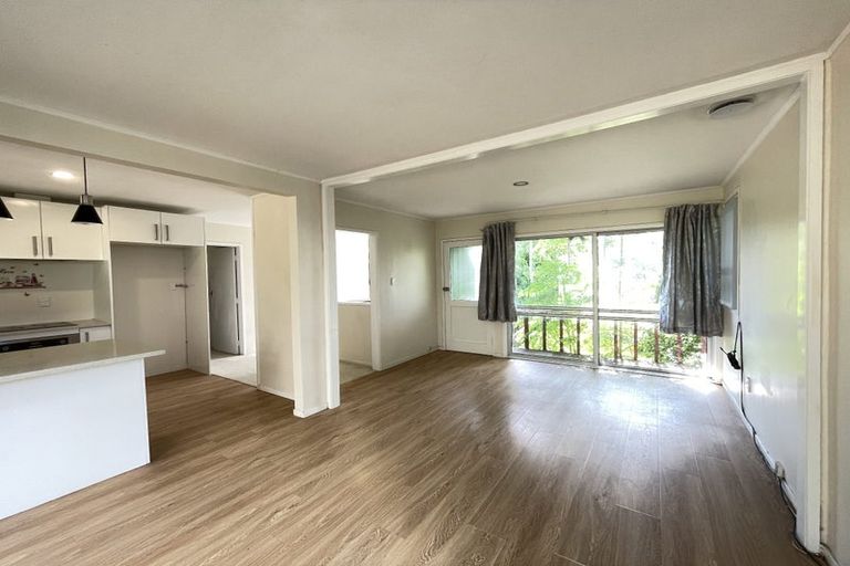 Photo of property in 11 Walnut Lane, Browns Bay, Auckland, 0630