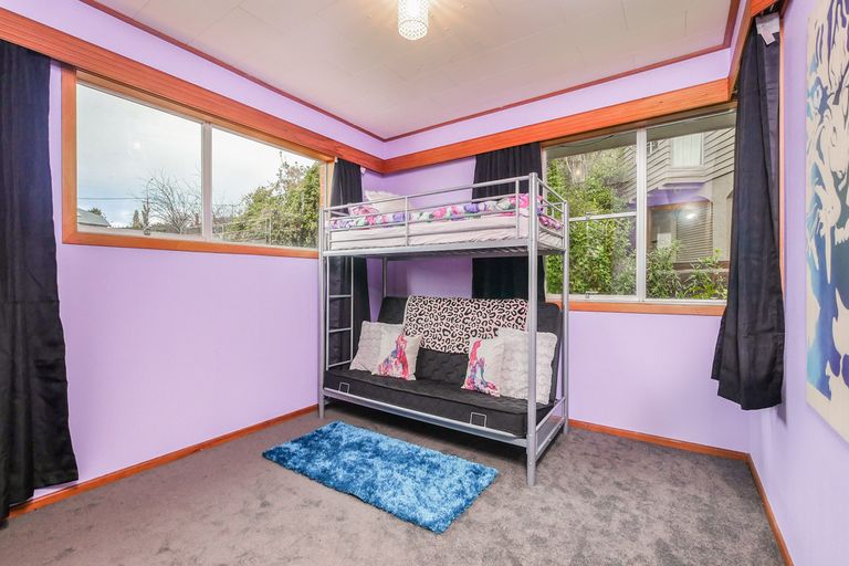 Photo of property in 14 Middleton Road, Kew, Dunedin, 9012