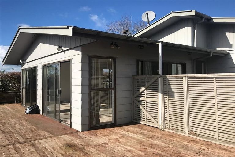 Photo of property in 47 Beechdale Crescent, Pakuranga Heights, Auckland, 2010