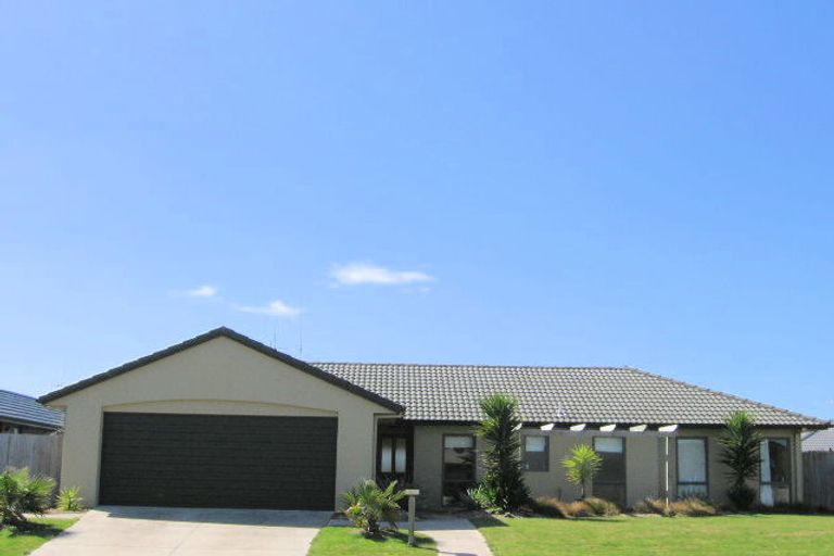 Photo of property in 35 Calypso Drive, Papamoa Beach, Papamoa, 3118