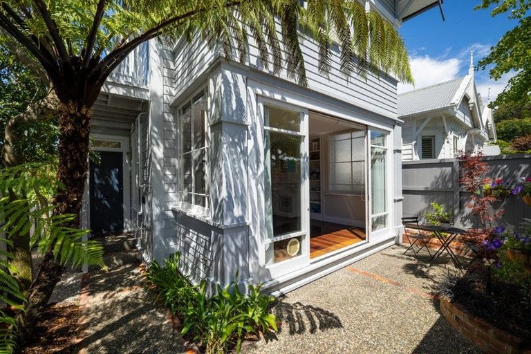 Photo of property in 11 Shelbourne Street, Nelson, 7010