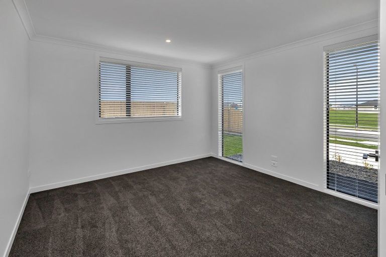 Photo of property in 51 Te Taniwha Road, One Tree Point, 0118