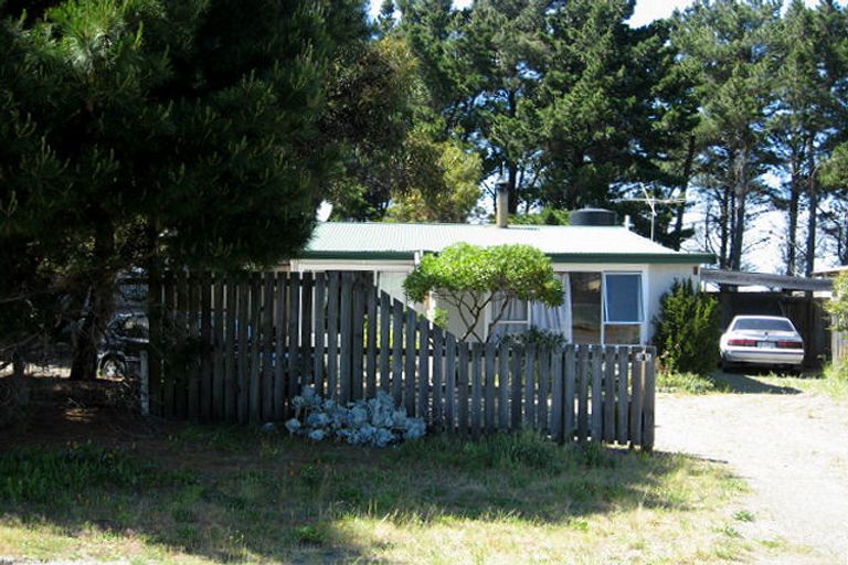 Photo of property in 35 Chamberlain Avenue, Amberley, 7481