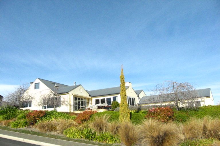 Photo of property in 2 Garland Terrace, Kelvin Heights, Queenstown, 9300