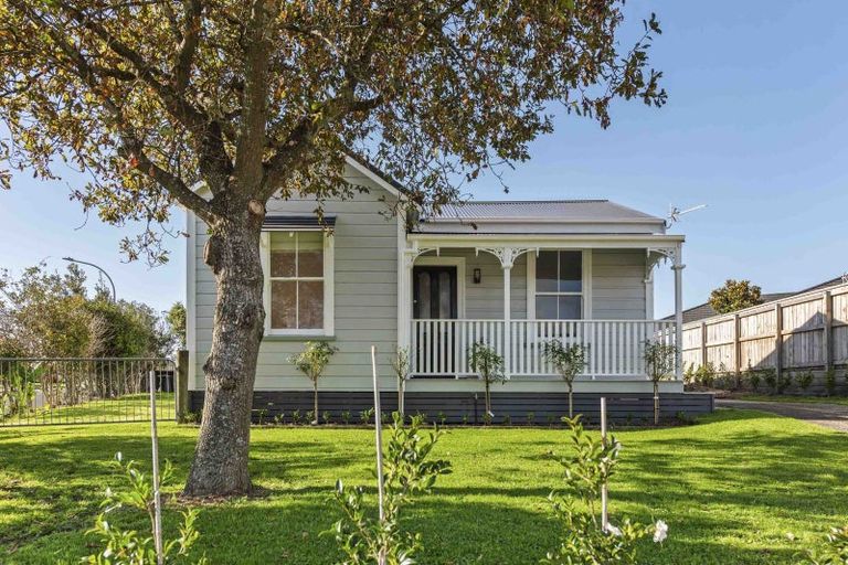 Photo of property in 19 Tuahu Place, Waitara, 4320