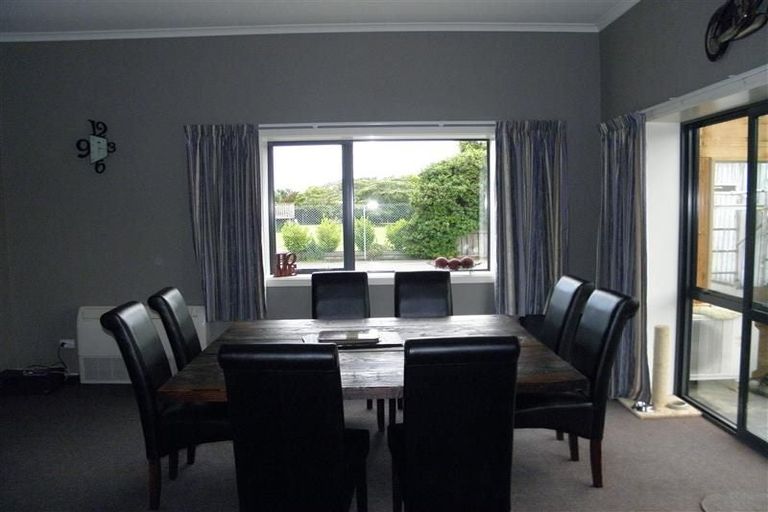 Photo of property in 12 Douglas Street, Grasmere, Invercargill, 9810