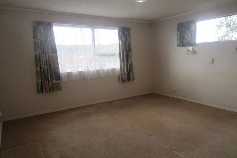 Photo of property in 66 Fyvie Avenue, Tawa, Wellington, 5028