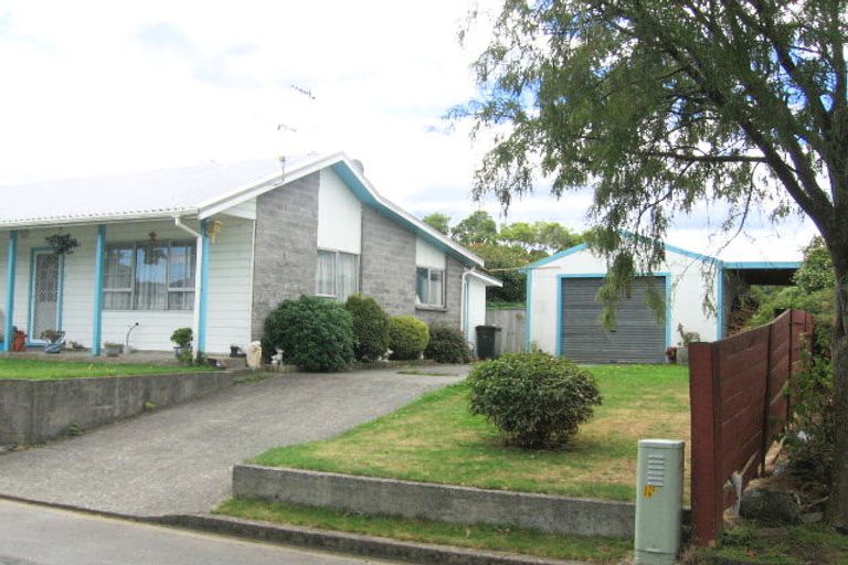 Photo of property in 8a Cederholm Grove, Brown Owl, Upper Hutt, 5018