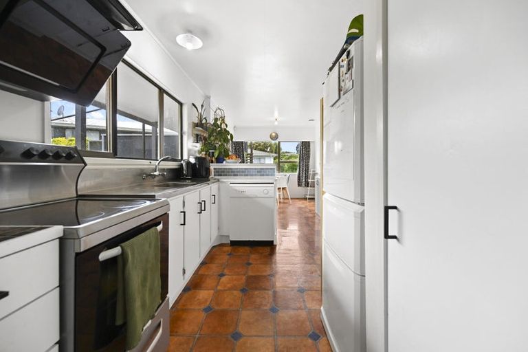 Photo of property in 26 Gilbass Avenue, Hamilton Lake, Hamilton, 3204