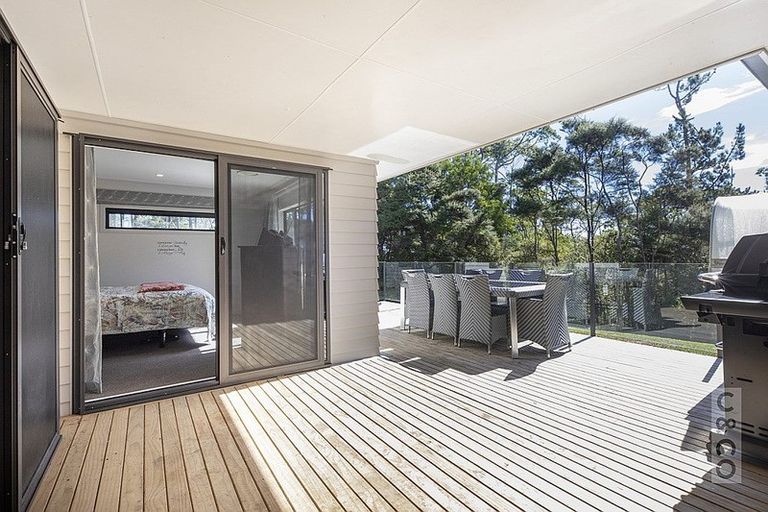 Photo of property in 22c Sunnyvale Road, Swanson, Auckland, 0614