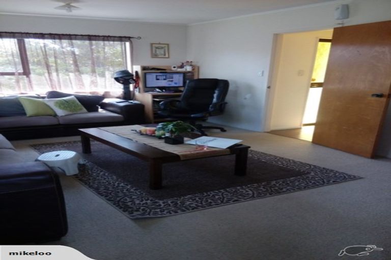 Photo of property in 12 Tetrarch Place, Totara Vale, Auckland, 0629