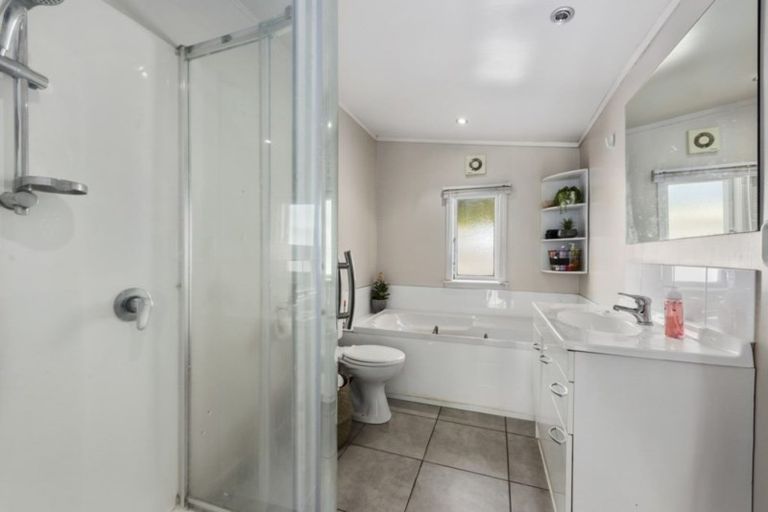 Photo of property in 52 Raukawa Street, Stokes Valley, Lower Hutt, 5019
