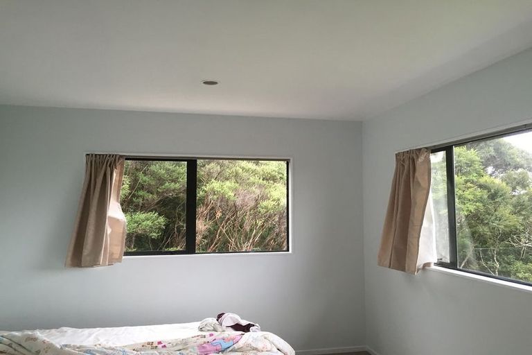 Photo of property in 2 Shirley Road, Parau, Auckland, 0604