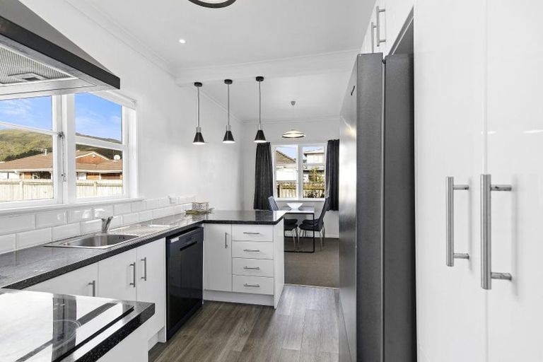 Photo of property in 145 Stokes Valley Road, Stokes Valley, Lower Hutt, 5019