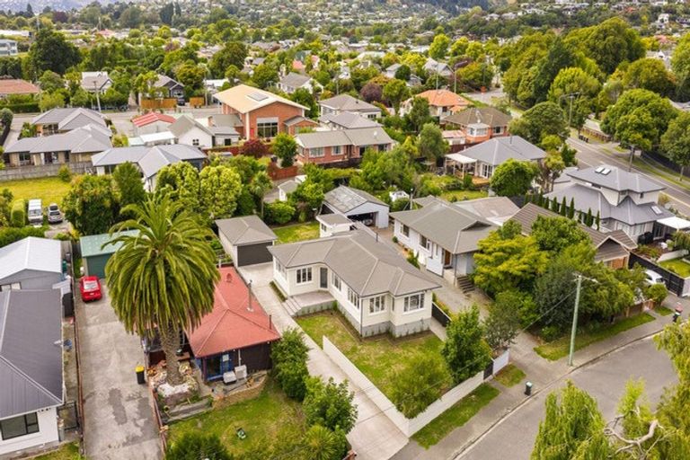 Photo of property in 6 Riverlaw Terrace, Saint Martins, Christchurch, 8022