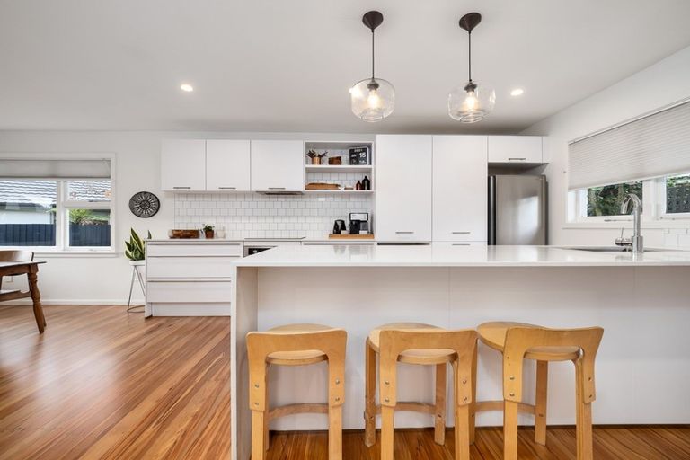 Photo of property in 145 Avonhead Road, Avonhead, Christchurch, 8042