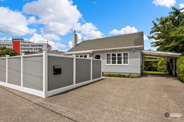 Photo of property in 77 Pilmuir Street, Hutt Central, Lower Hutt, 5010