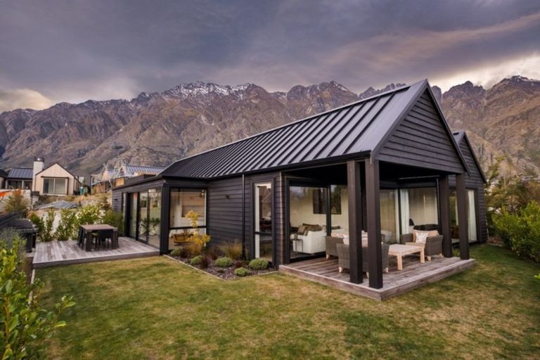 Photo of property in 58 Falconer Rise, Jacks Point, Queenstown, 9371