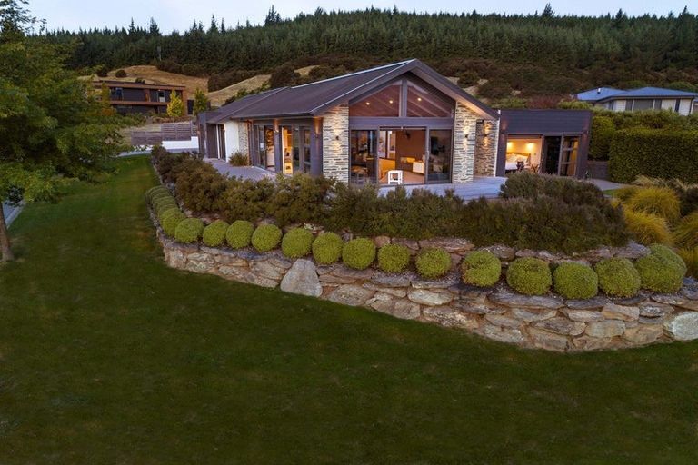 Photo of property in 1 Clearview Street, Wanaka, 9305