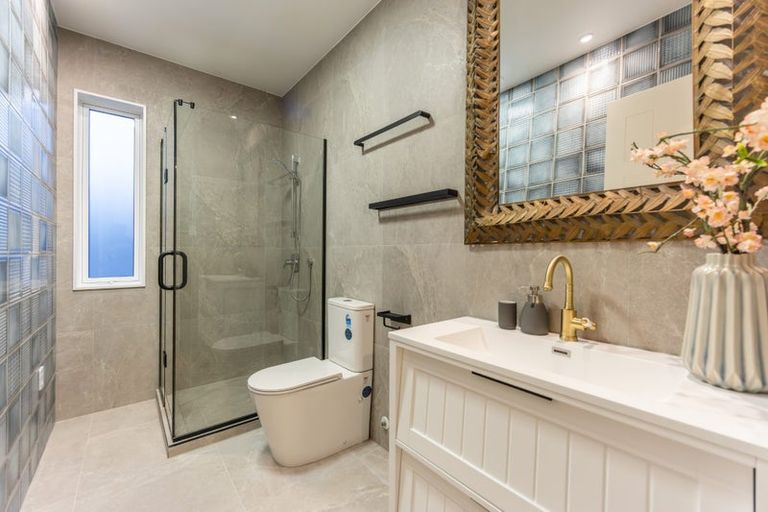 Photo of property in 29 Kaupeka Road, Orewa, 0931