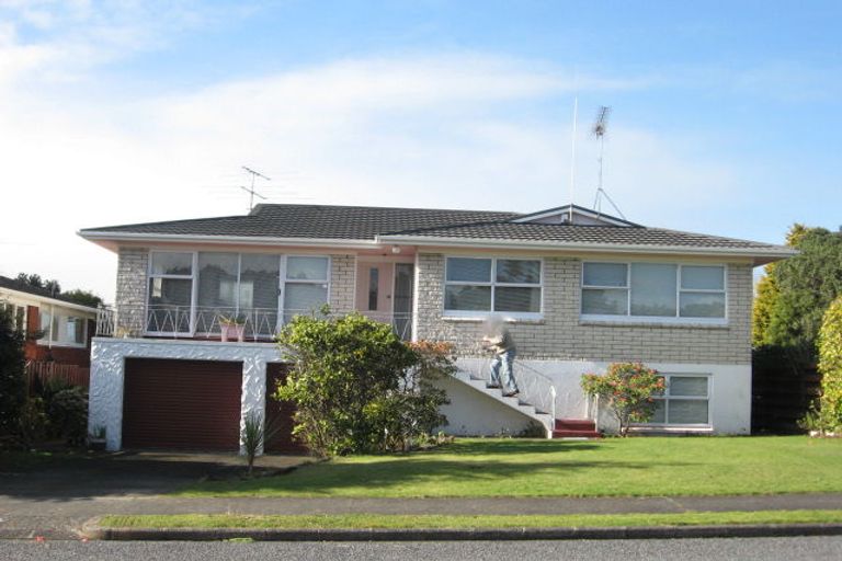 Photo of property in 5 Kahurangi Place, Hillpark, Auckland, 2102
