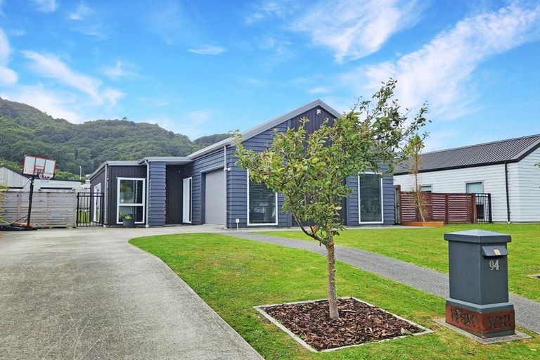 Photo of property in 94 Moohan Street, Wainuiomata, Lower Hutt, 5014