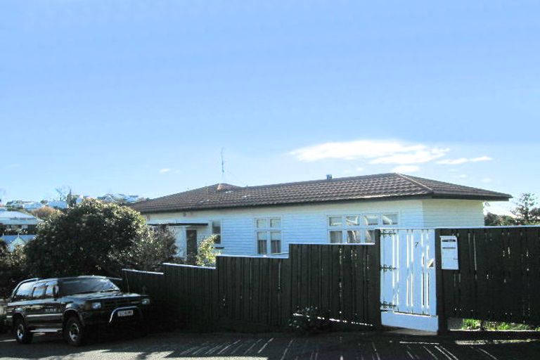 Photo of property in 7 Hadfield Terrace, Bluff Hill, Napier, 4110