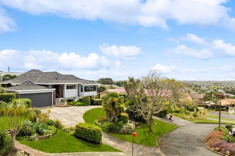 Photo of property in 12 Dunolly Place, Pukekohe, 2120